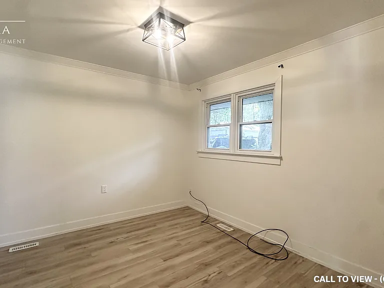 211 Emerson Ave #1 — Photo 5