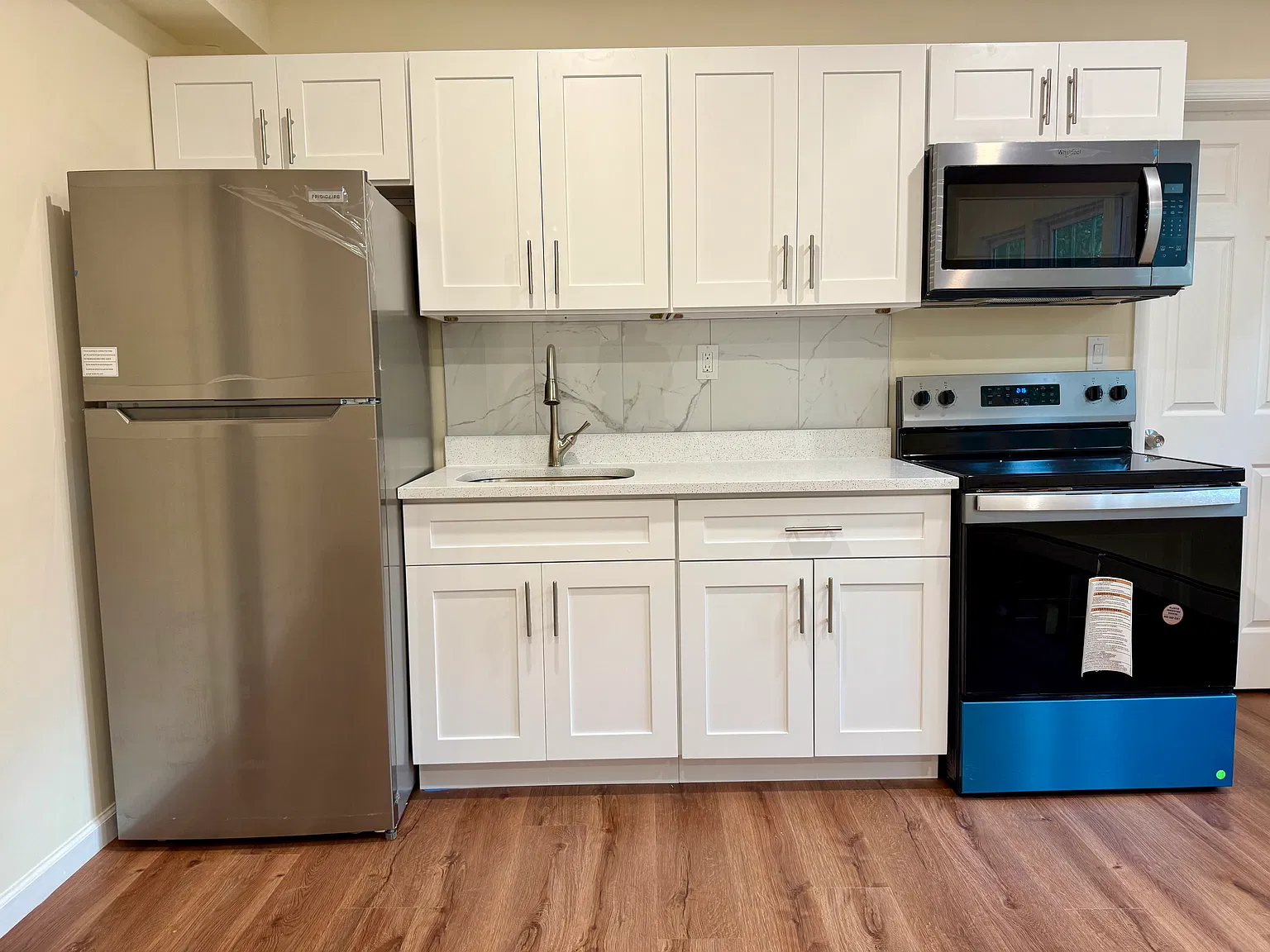 1 bed, 800 sqft, $2,100 — Photo 1