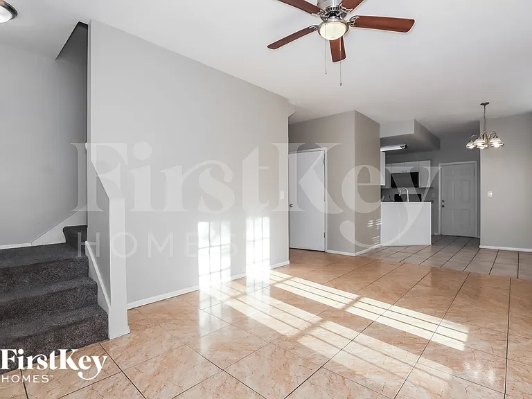 2916 N Jefferson St — Photo 4