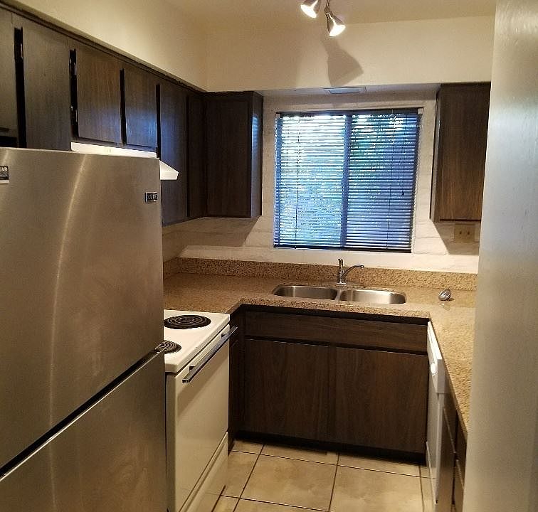 1st image of 3036 N 32nd St Unit 313