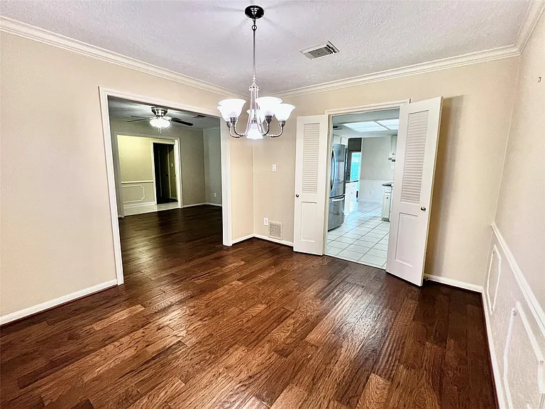 13935 Saint Marys Ln — Photo 8