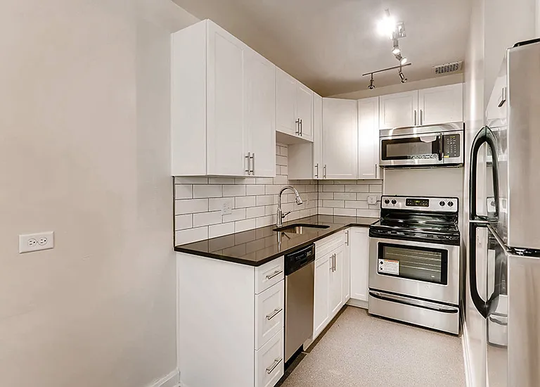 1020 Lincoln St — Photo 5