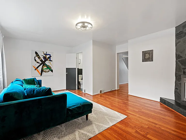 1907 Fox Way — Photo 7