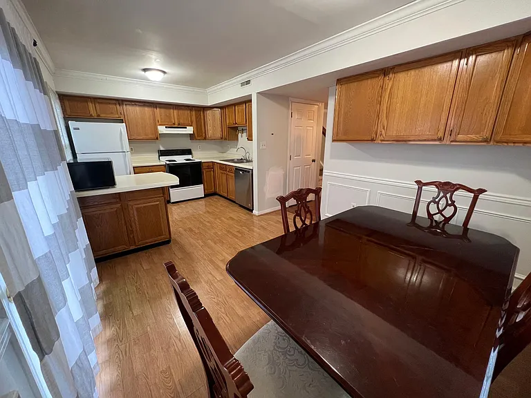 20 Stadium Cir #1 — Photo 8