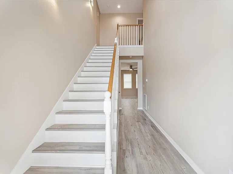 4834 Pine Ave #A — Photo 3