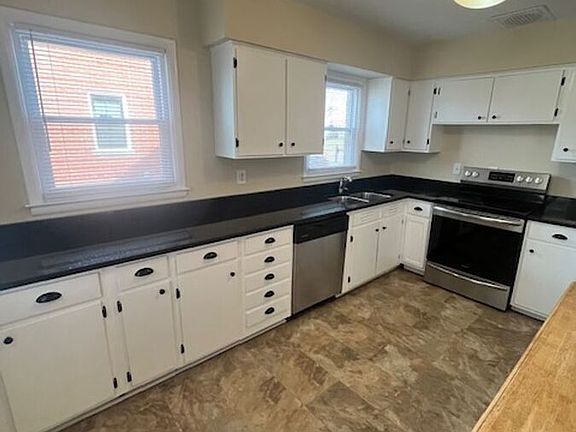 5th image of 584 Saint Anthony Dr