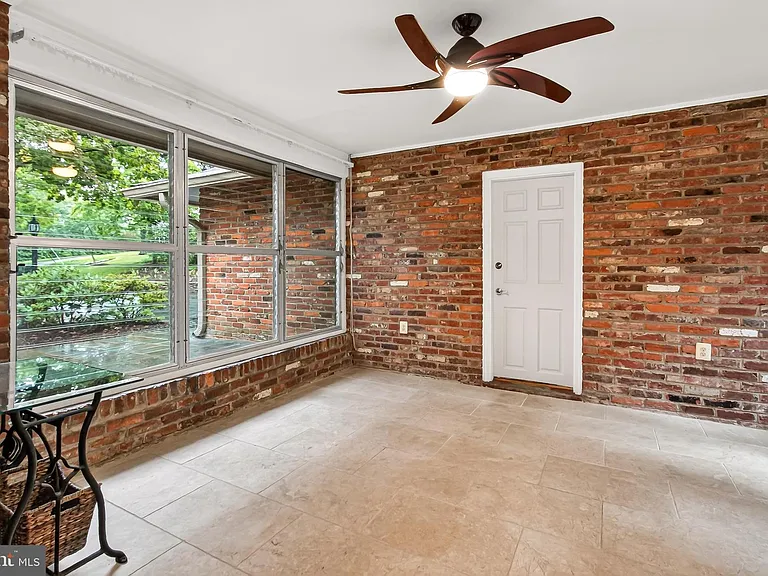 7614 Woodridge Cir — Photo 15