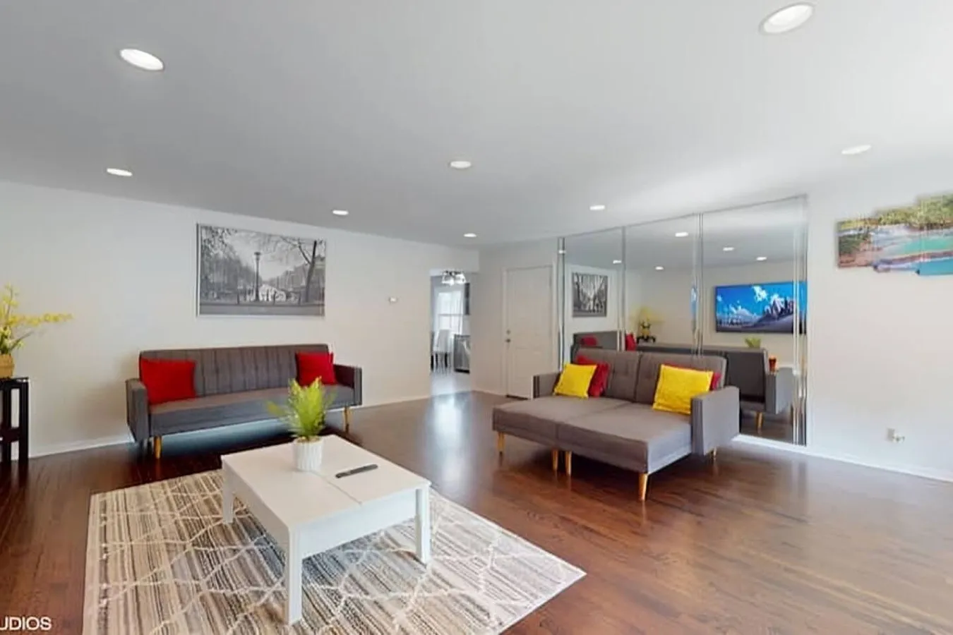 4 bed, 2250 sqft, $10,900 — Photo 3