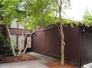 5600 Barton Rd UNIT 103, North Olmsted, OH 44070