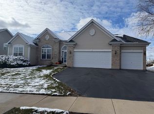 12434 Kings Point Dr, Loves Park, IL 61111