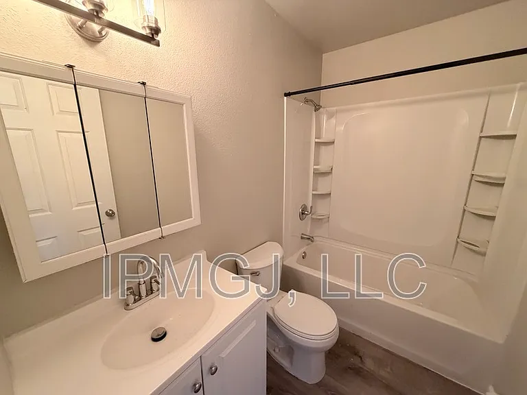 3246 Downey Ct #4 — Photo 9