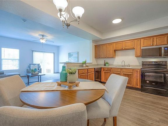 3rd image of 10344 Sloan Ave