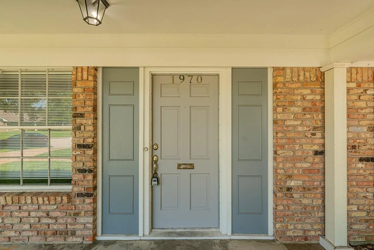 3 bed, 2.0 bath, 1414 sqft, $1,700 — Photo 3