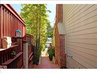 3rd image of 3207 Windsor Ave
