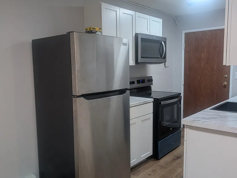 420 Woodward Rd #17 — Photo 2
