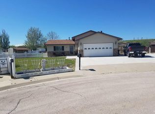 7 Garden Cir, Gillette, WY 82716