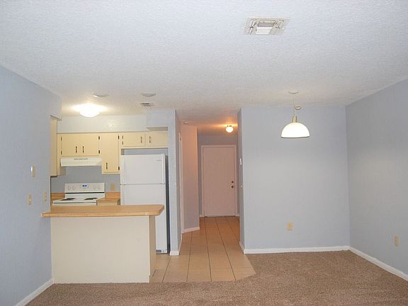 4th image of 900 Lucas St Unit 4