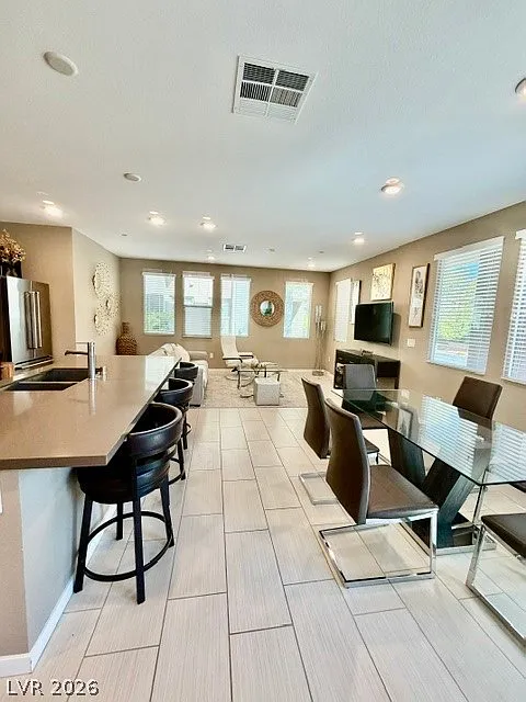 2 bed, 2.0 bath, 1193 sqft, $3,200 — Photo 4