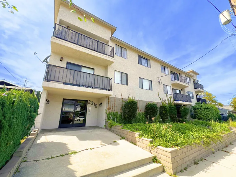 2315 S Grand Ave #11