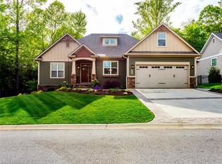 58 Ledgestone Dr, Fairview, NC 28730