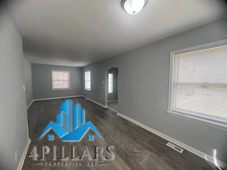 4330 Kentucky St — Photo 6