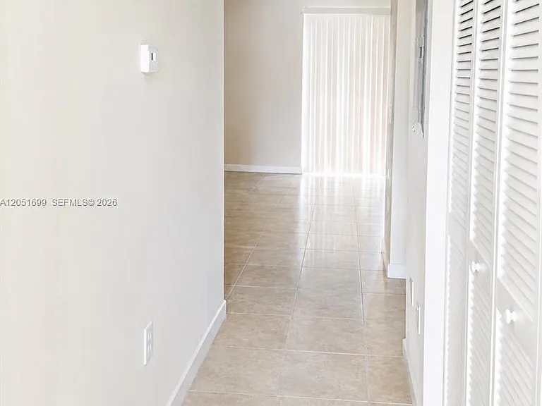 230 SE 29th Ave #1 — Photo 14