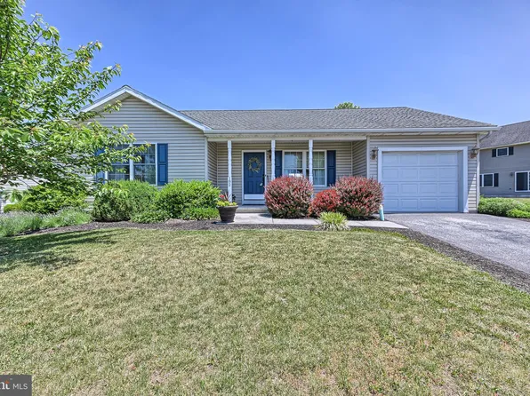 182 Kevin Dr, New Oxford, PA 17350