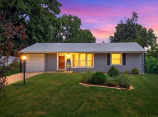 7017 Deerpath Dr, Saint Louis, MO 63123