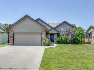 2517 N Sandstone St, Andover, KS 67002