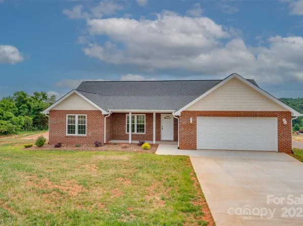 147 Central Park Cir, Spindale, NC 28160