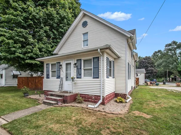108 Henry St, North Liberty, IN 46554