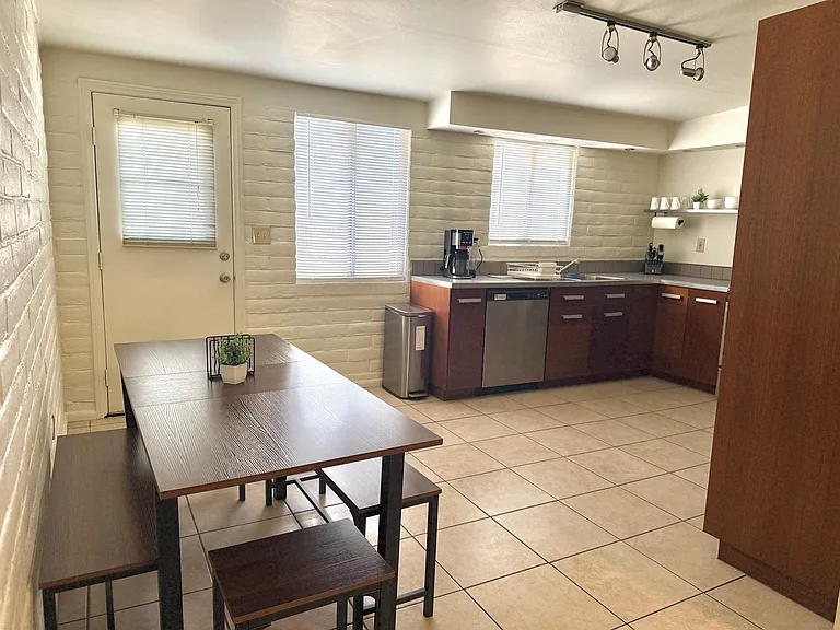 3025 E Blacklidge Dr — Photo 5