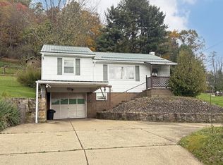 105 Franklin Pl, Northern Cambria, PA 15714