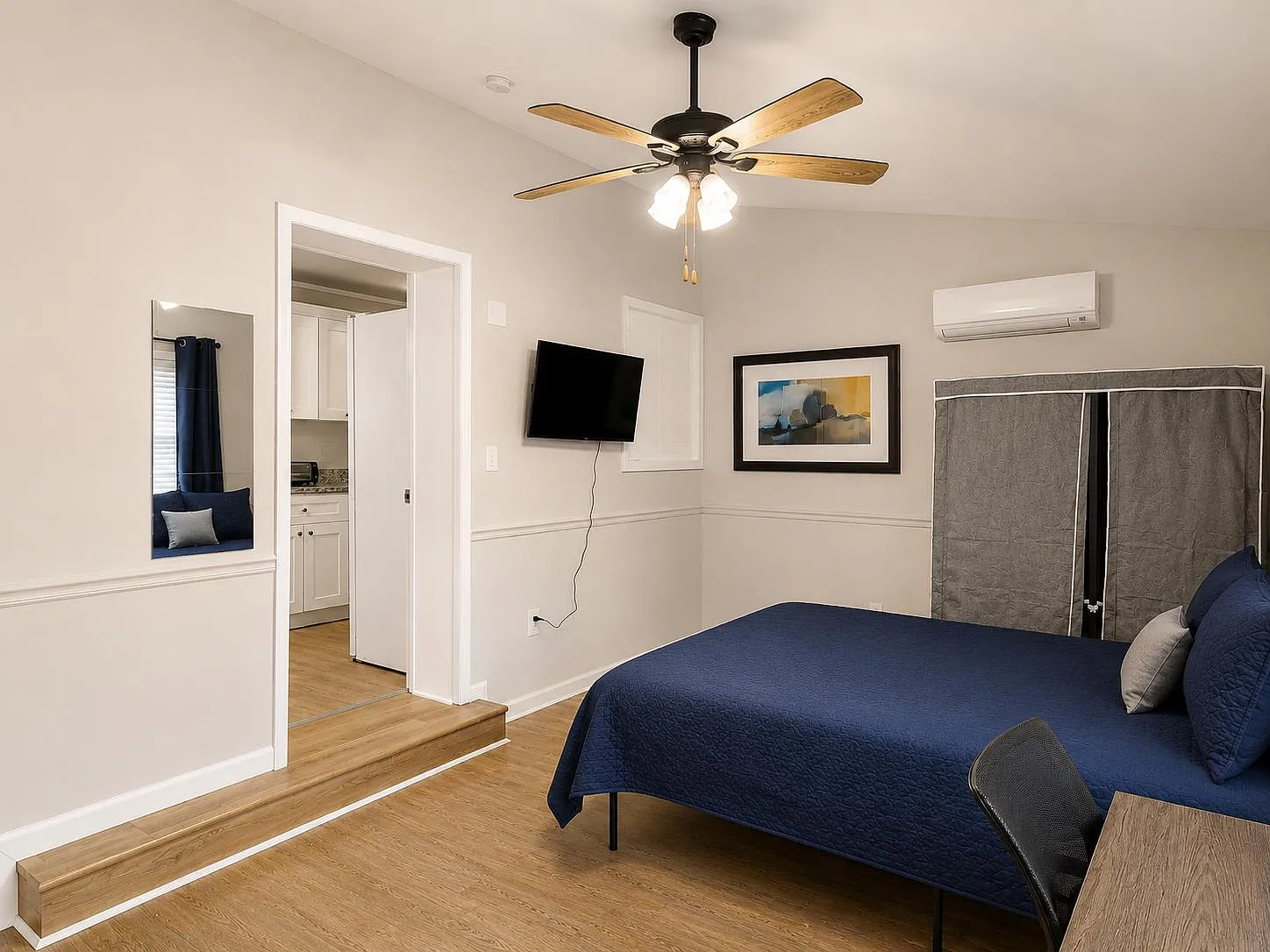4 bed, 5.0 bath, 3000 sqft, $1,079 — Photo 1
