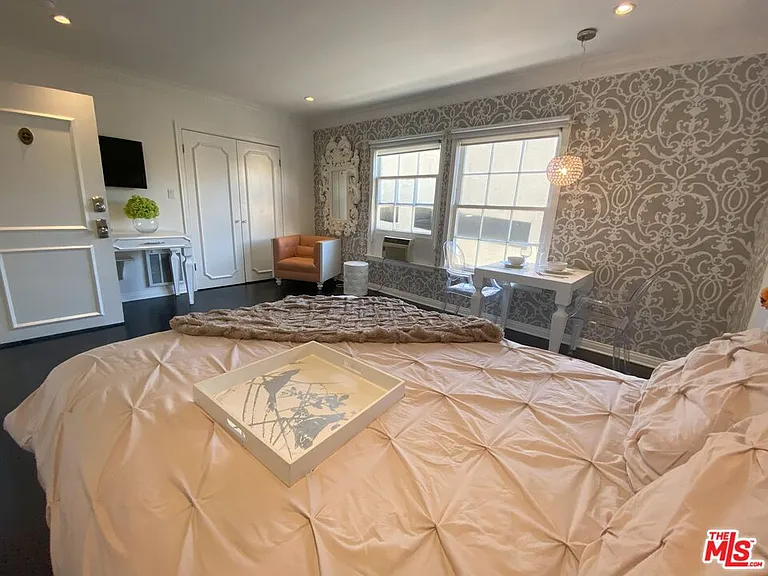 1724 El Cerrito Pl #8 — Photo 2