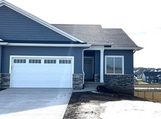 1295 Berkshire Ln, North Liberty, IA 52317