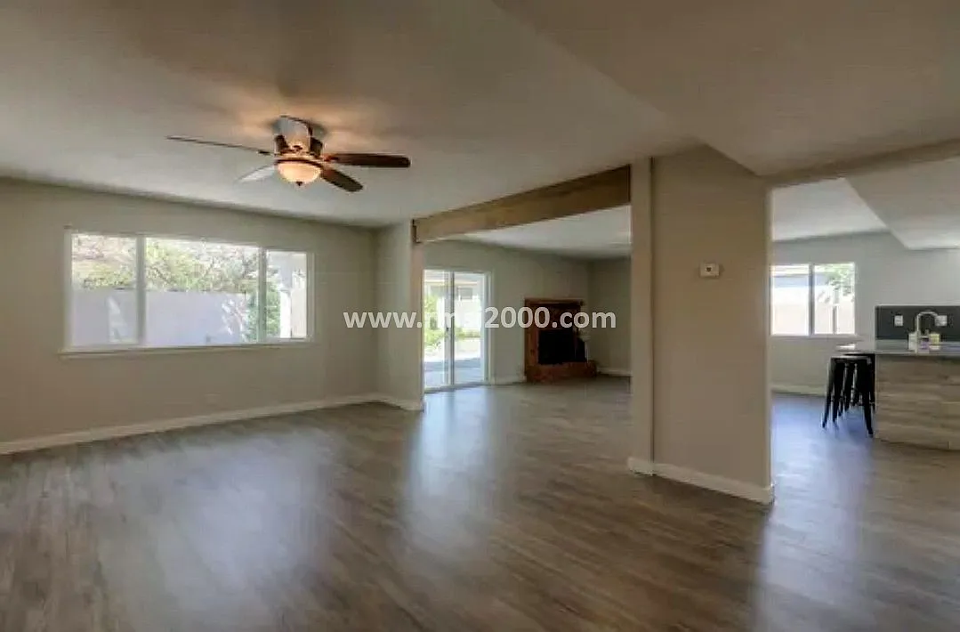 3 bed, 1824 sqft, $2,585 — Photo 3