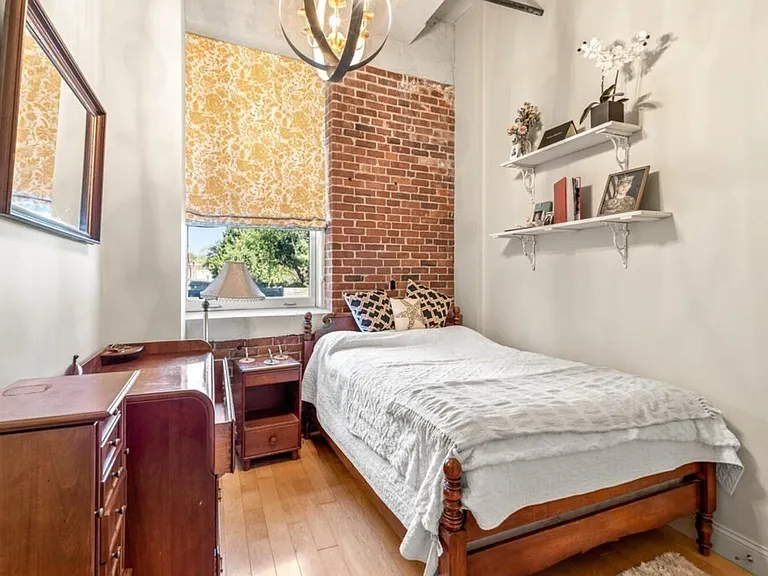 51 Lafayette St #204 — Photo 22