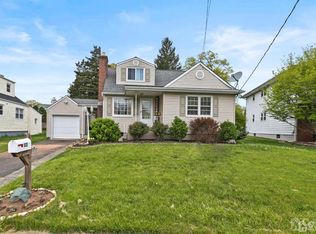 832 W 2nd St, Middlesex, NJ 08846