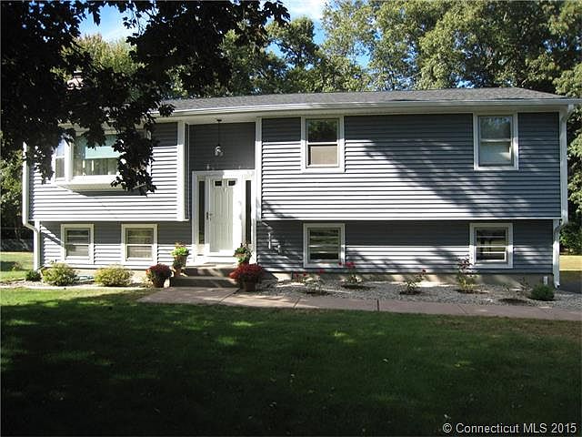 31 Seneca Drive. The roof a...