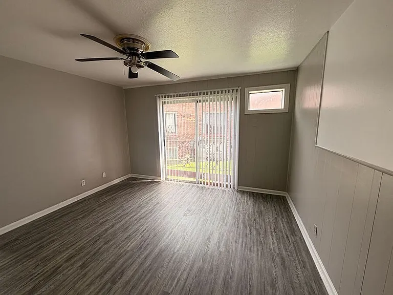 1708 Jennifer Road — Photo 45