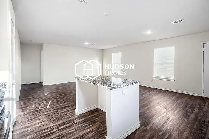 2633 E Cornell St — Photo 6