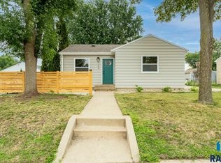 724 N Leadale Ave, Sioux Falls, SD 57103