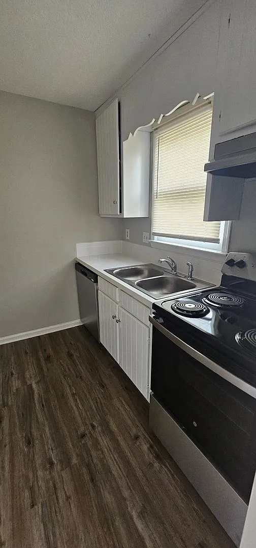 Half Off First Full Month Rent — Photo 3