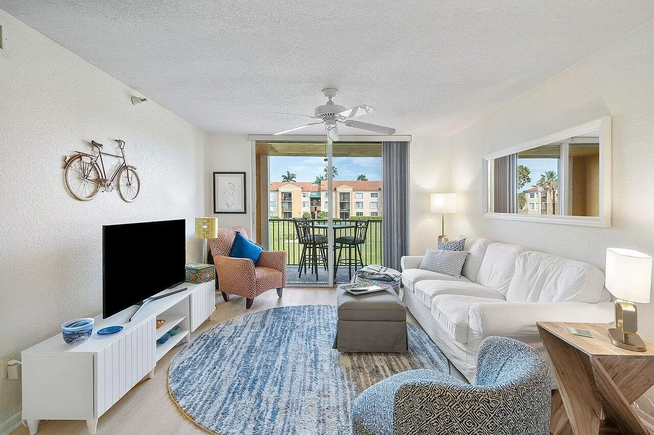 2 bed, 2.0 bath, 1036 sqft, $2,500 — Photo 3