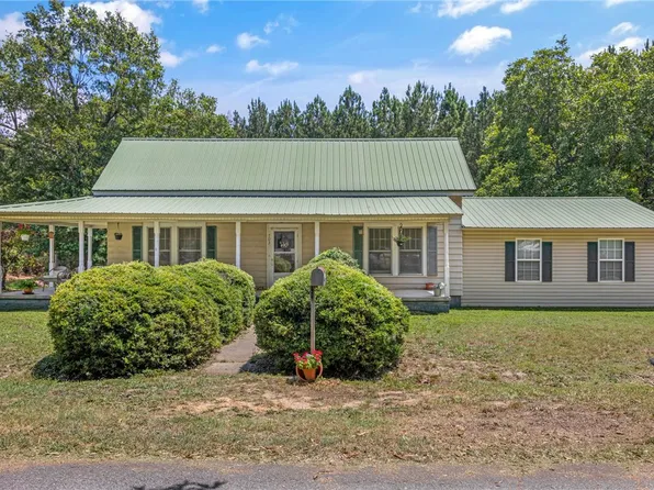 703 Central St, Iva, SC 29655