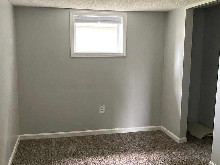 504 Henry St — Photo 28