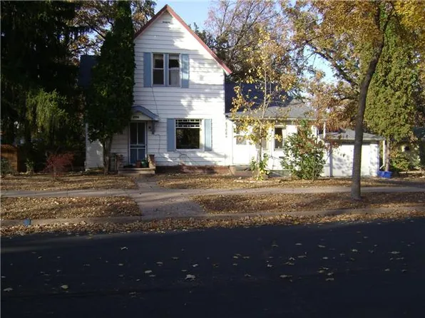 6706 Elm St, North Branch, MN 55056