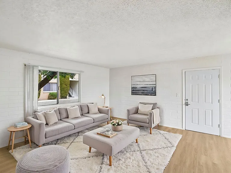 Catalina View Apartments — Photo 81