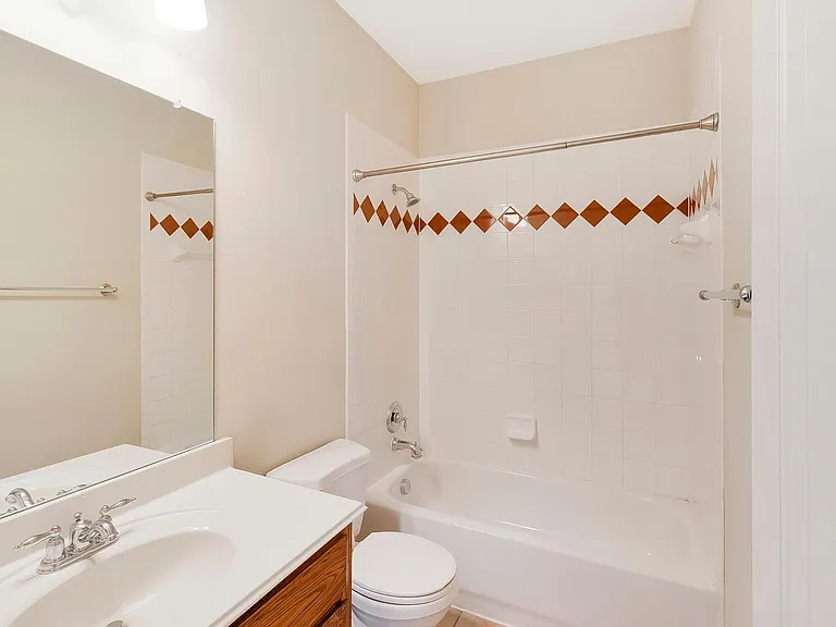 4908 Rushden Rd — Photo 22